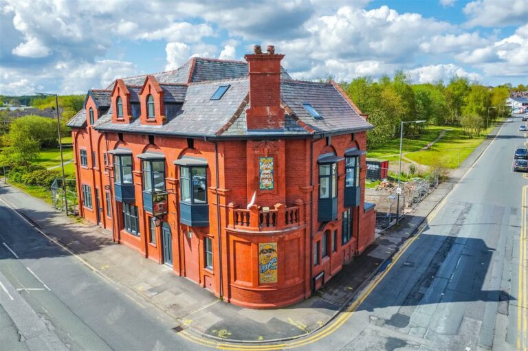 Canal Street, St. Helens