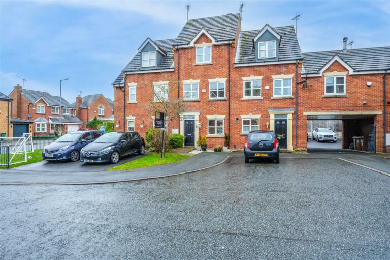 Lowther Crescent, St. Helens