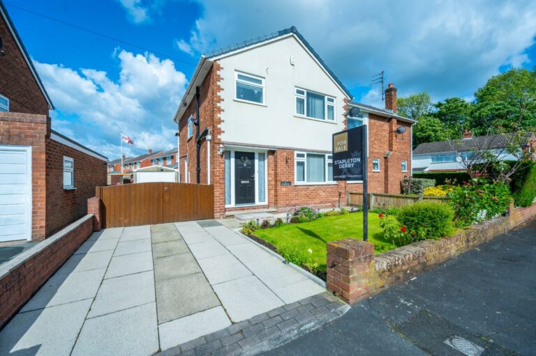 Mossdale Drive, Rainhill, Prescot