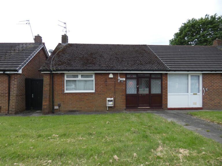 Oaks Close, Clock Face, St. Helens