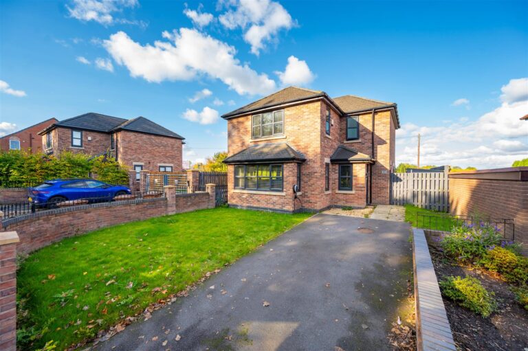 Robins Lane, St. Helens