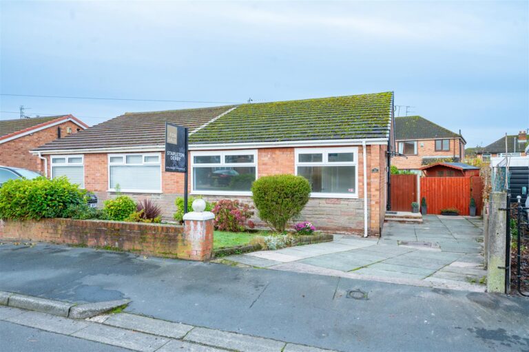 Oak Tree Road, Eccleston, St. Helens