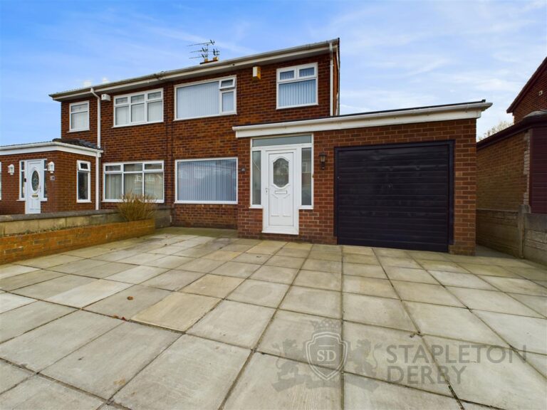 Farndon Avenue, Sutton Manor, St. Helens